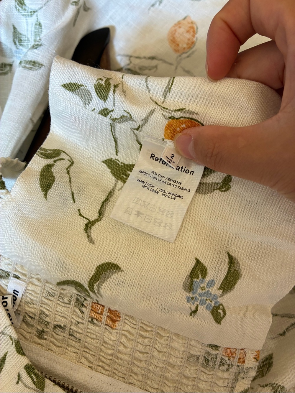 Reformation 100% Linen Set with Yellow Lemon Print - Picture 5 of 5